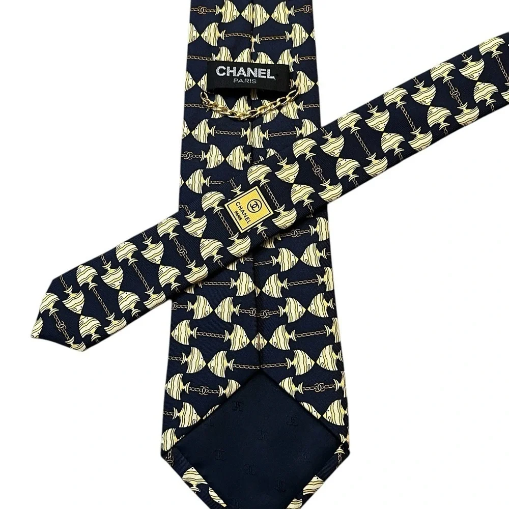 CHANEL silk tie, angelfish w/ chain & double C logo, navy blue & yellow/gold